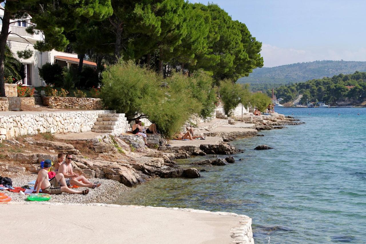 Apartments By The Sea Bobovisca Na Moru, Brac - 5682 Ložišće エクステリア 写真
